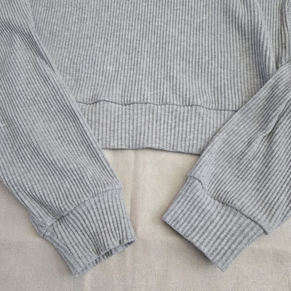 Alo Ribbed Cropped Hoodie - Picture 2 of 6